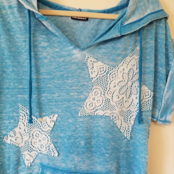 Joe Boxes faded blue w stars hooded top sz M - Picture 2 of 4